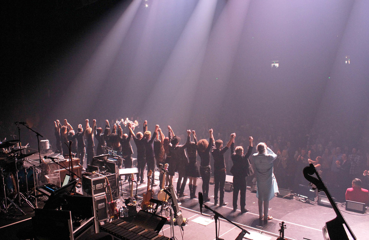 Концерт циммера в москве. Zimmer Hans "Live in Prague". Hans Zimmer Live. Ханс Циммер концерт в Праге. Hans Zimmer концерт.