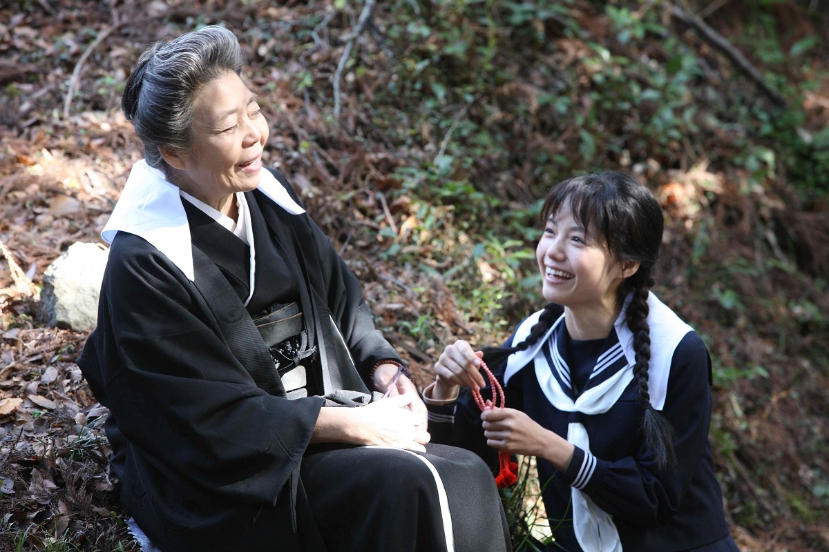 Японская мама силой. Японская мамочка в фильмах. Японская мать.