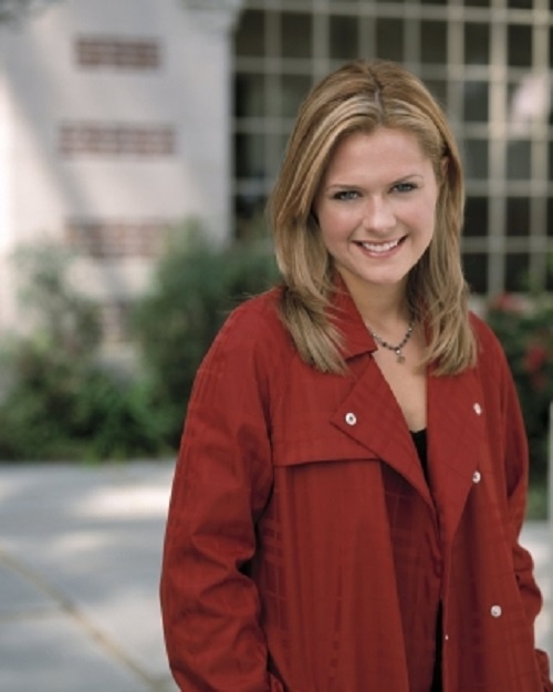 Maggie Lawson Images