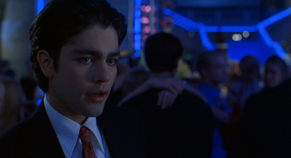 Шаришь ббл свела меня с ума она. Тату я сошла с ума. Шаришь ббл свела меня с ума она. Я сошла с ума на английском текст. Шаришь ббл свела меня с ума она.