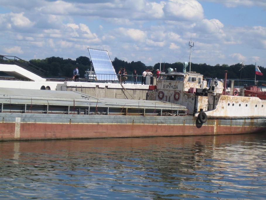 Песня река море. Река море Сыктывкар магазин. Теплоход Евгений рунда. Река-море сериал. Теплоход е-2-0966.